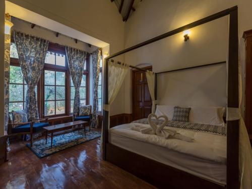 Ути: SaffronStays Milton Abbott Estate