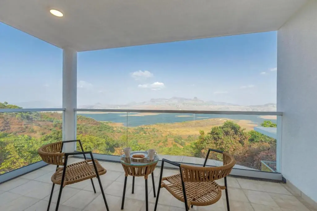 Хандала: SaffronStays Kaia Waters by Kosha Villas, Pawna - Greek style villa with panoramic view of Pawna lake