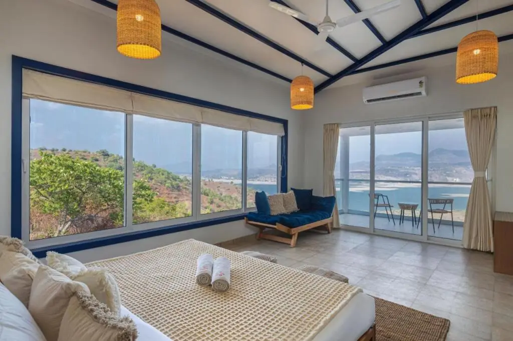 Хандала: SaffronStays Kaia Waters by Kosha Villas, Pawna - Greek style villa with panoramic view of Pawna lake