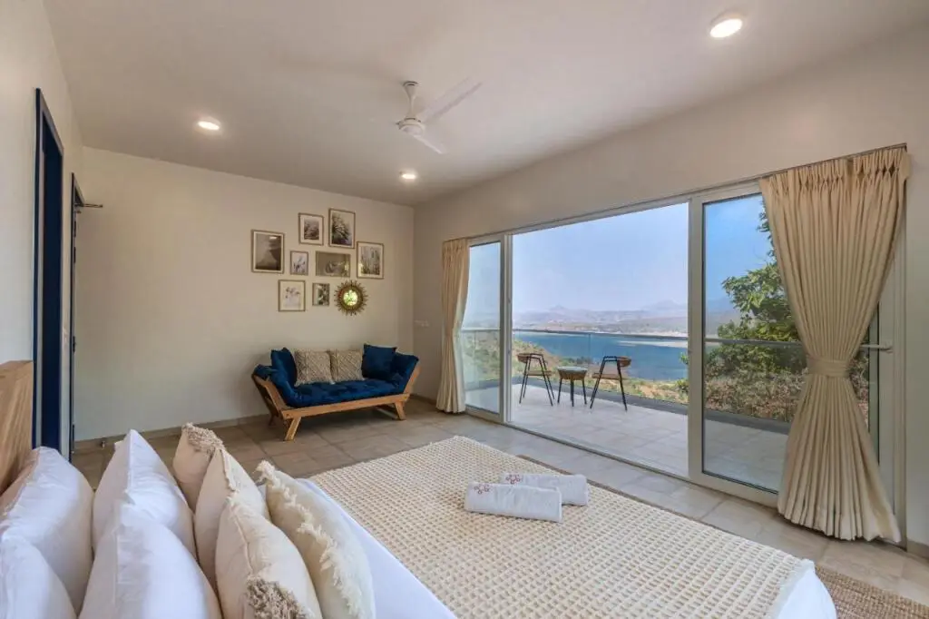Хандала: SaffronStays Kaia Waters by Kosha Villas, Pawna - Greek style villa with panoramic view of Pawna lake
