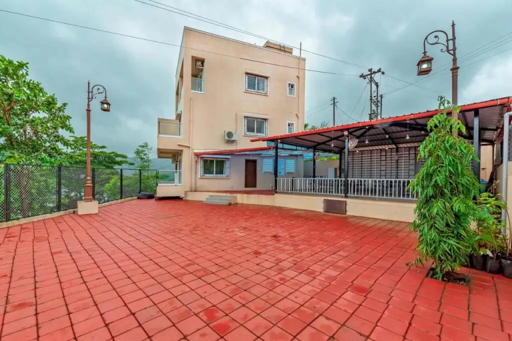 SaffronStays Riverdale, Mulshi - Lakefront villa with pool and mountain view — фото 1