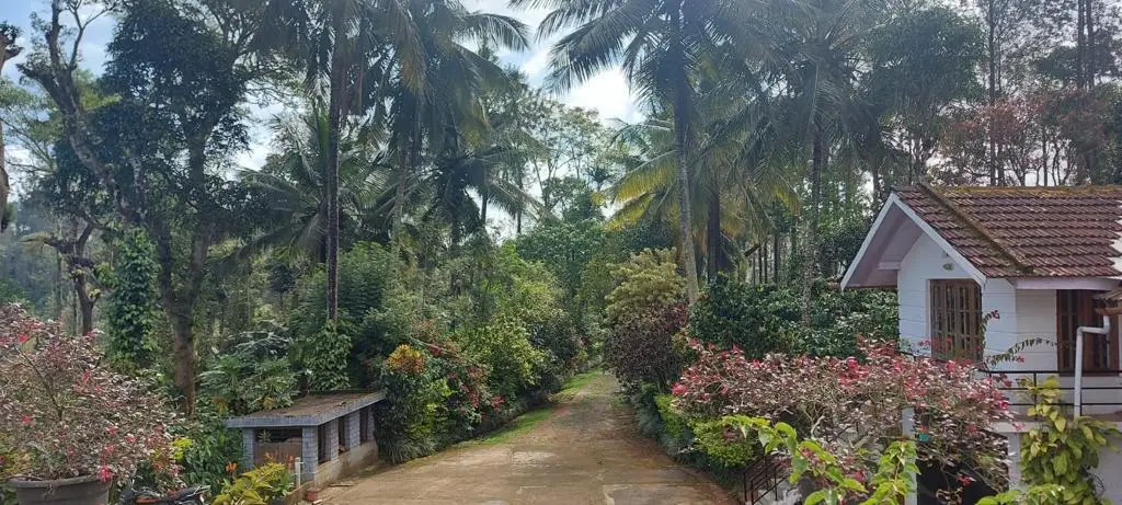 Family Estate Stay Near Murnad — фото 1