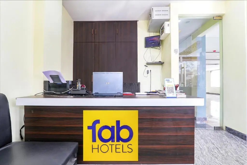 Лакхнау: Fabhotel Srg Inn