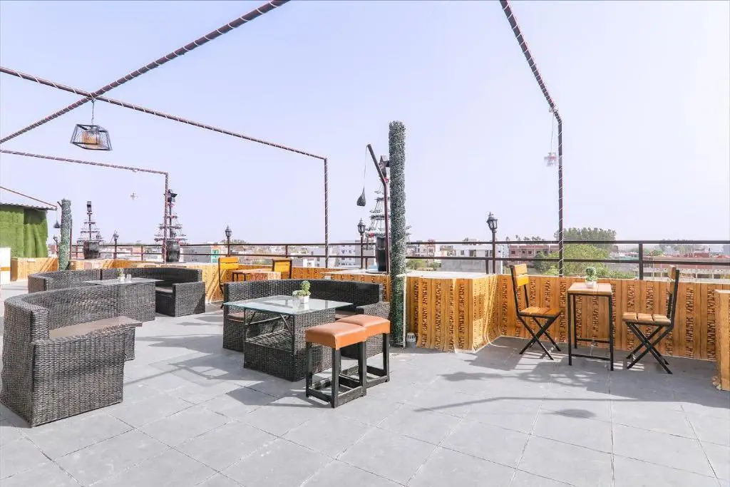 Fabhotel Srg Inn — фото 1