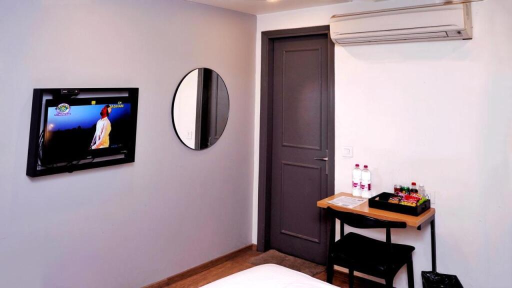Нью-Дели: Hotel Rudra Inn "Couple Friendly" at Chhatarpur