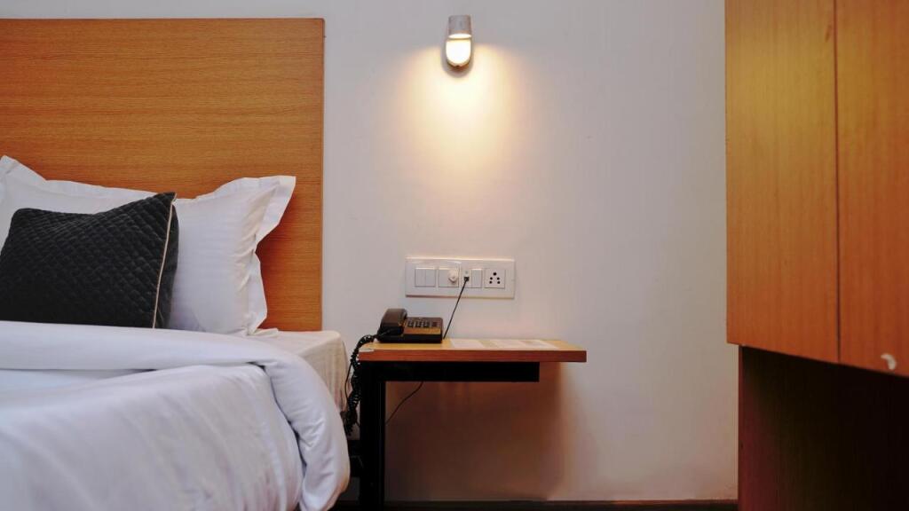Нью-Дели: Hotel Rudra Inn "Couple Friendly" at Chhatarpur