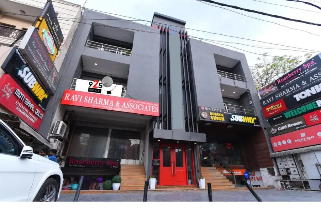 Нью-Дели: Hotel Rudra Inn "Couple Friendly" at Chhatarpur