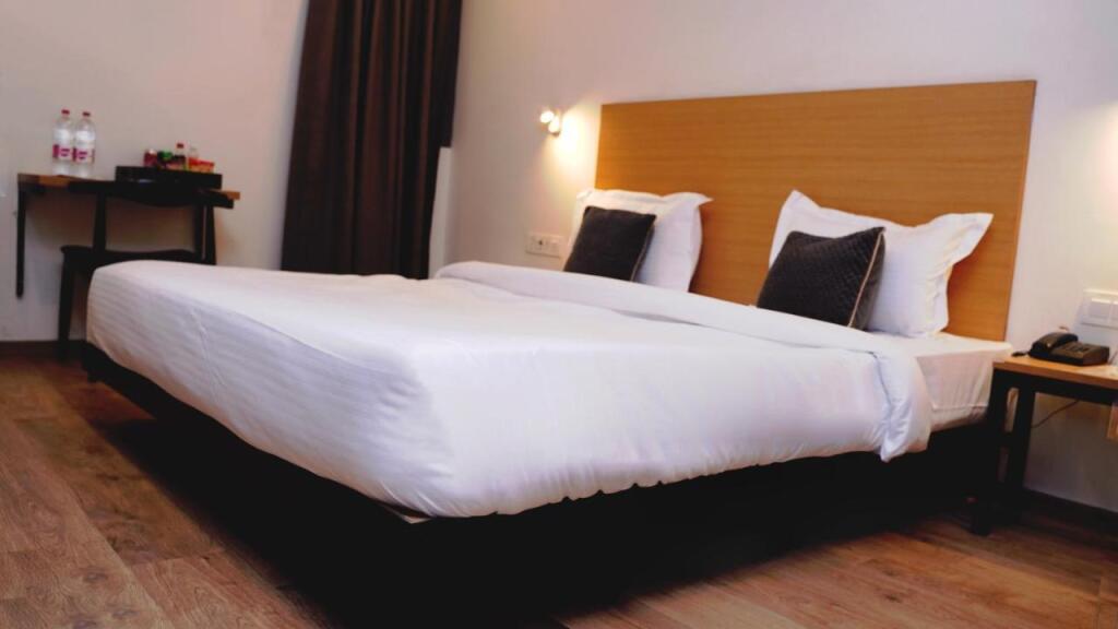 Нью-Дели: Hotel Rudra Inn "Couple Friendly" at Chhatarpur