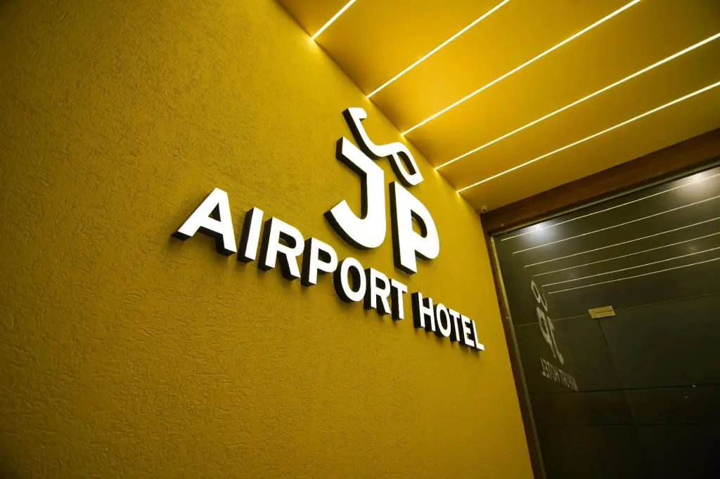 Чираккал: Jp Airport Hotel Kannur
