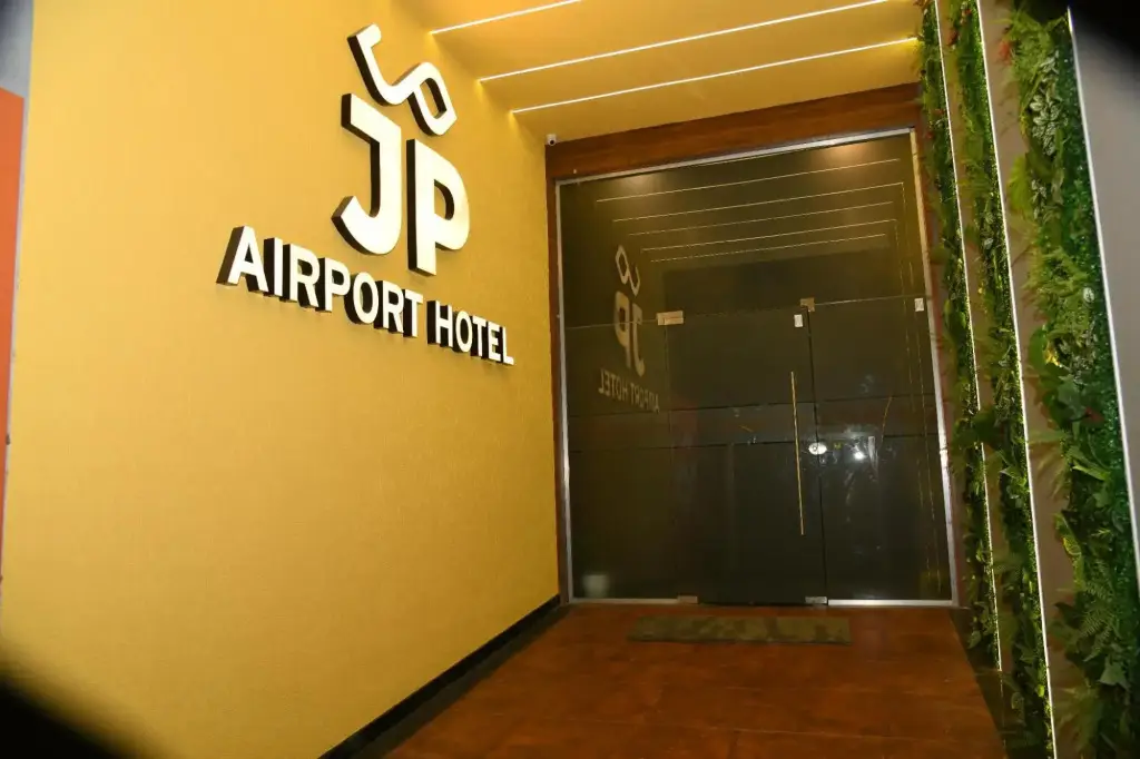 Чираккал: Jp Airport Hotel Kannur