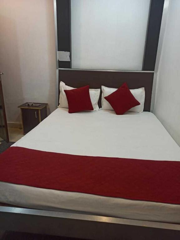 Ачрол: Oyo 93263 Rajwada Hotel And Restaurant