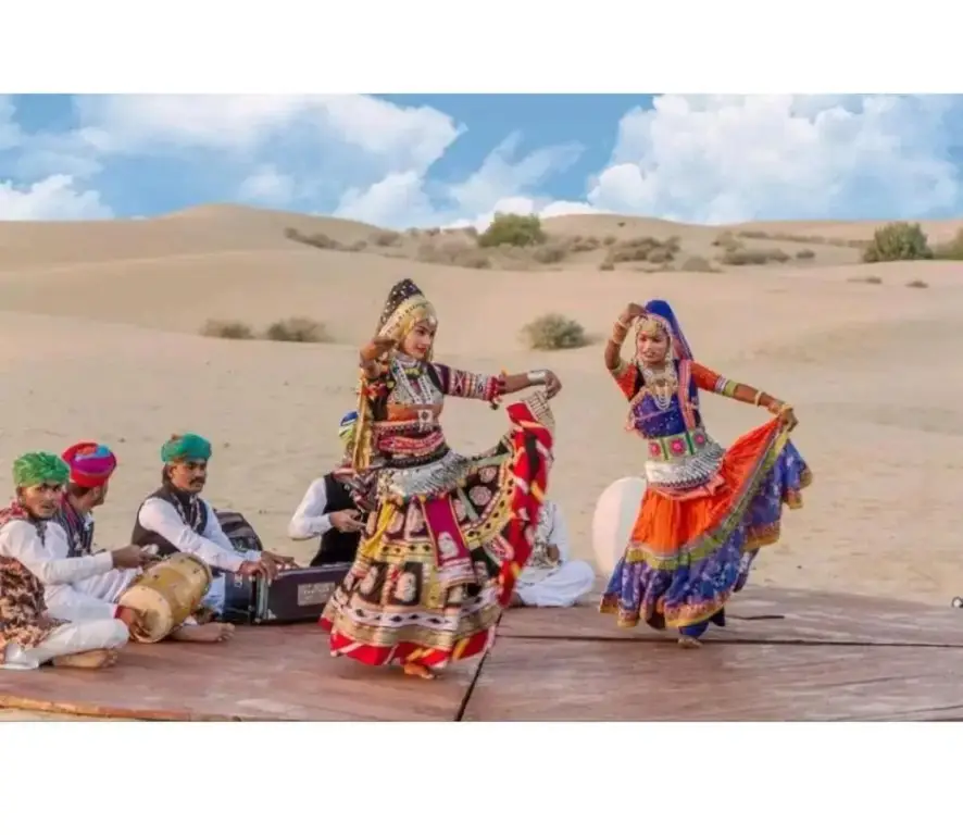 Джайсалмер: Golden Sandstone Hotel Desert Safari Camp