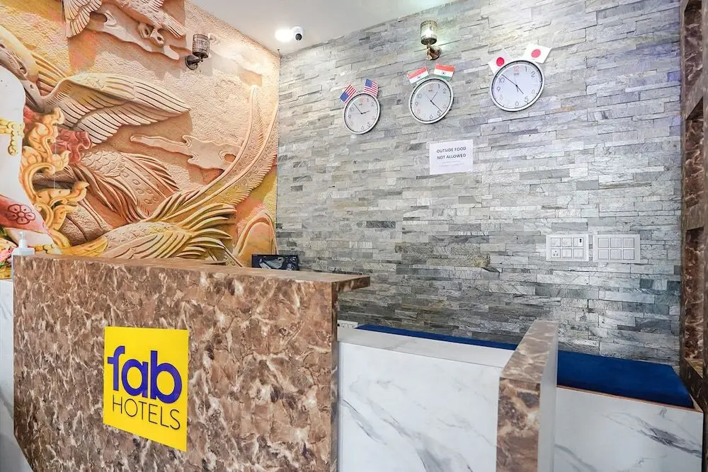 Агра: FabHotel Sirtaj Suits