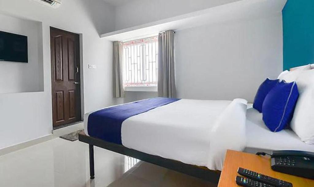 Коимбатур: FabHotel Shri Ragavi Gardens