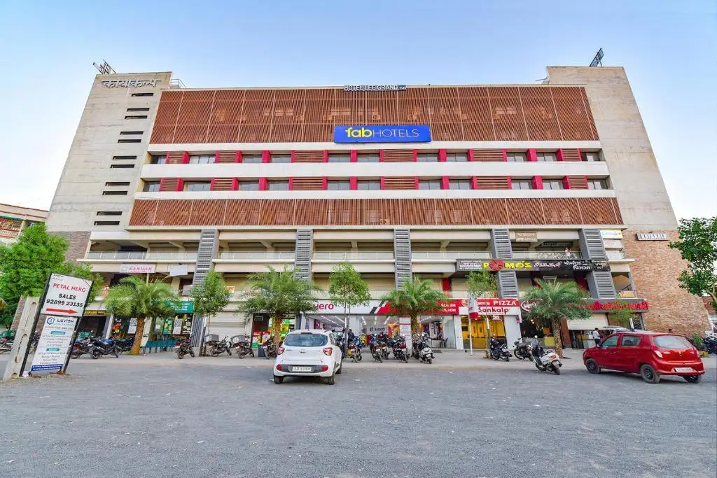 Ахмедабад: FabHotel Lee Grand Inn