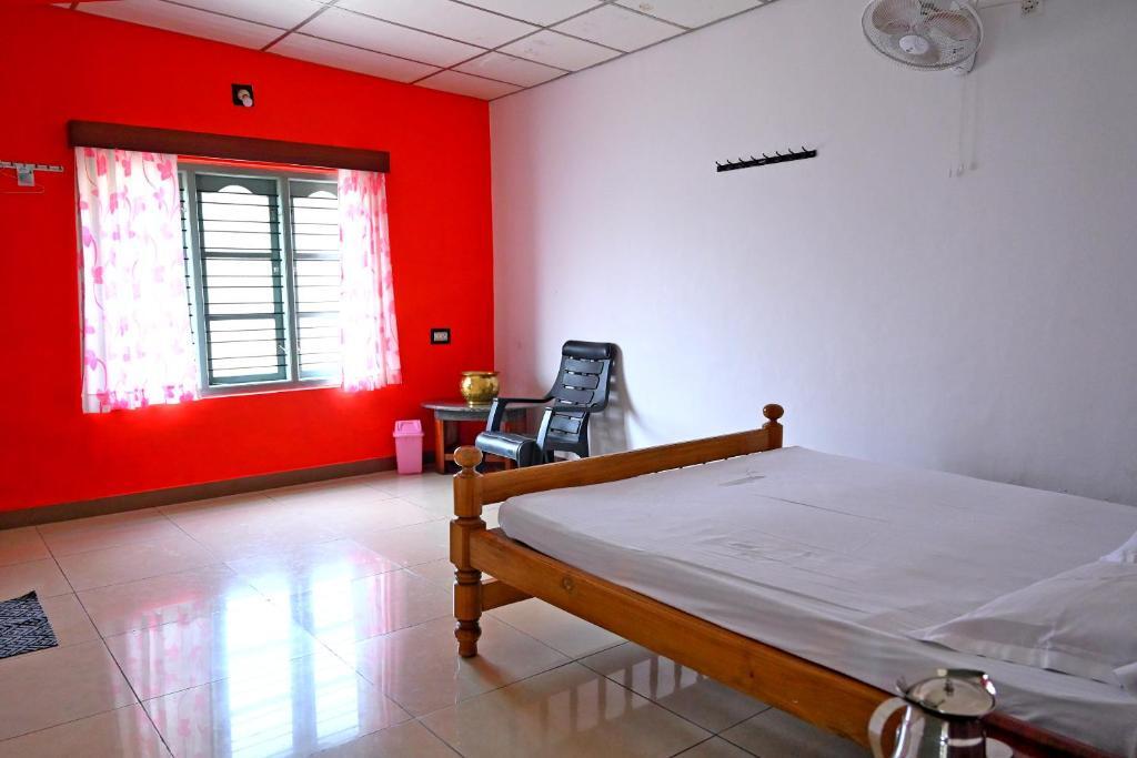 Sakleshpur: Giridarshini Homestay - Pool, Falls, Home Food & Estate