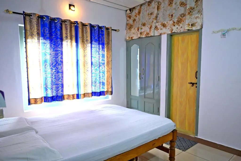 Sakleshpur: Giridarshini Homestay - Pool, Falls, Home Food & Estate
