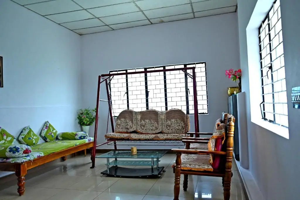 Sakleshpur: Giridarshini Homestay - Pool, Falls, Home Food & Estate