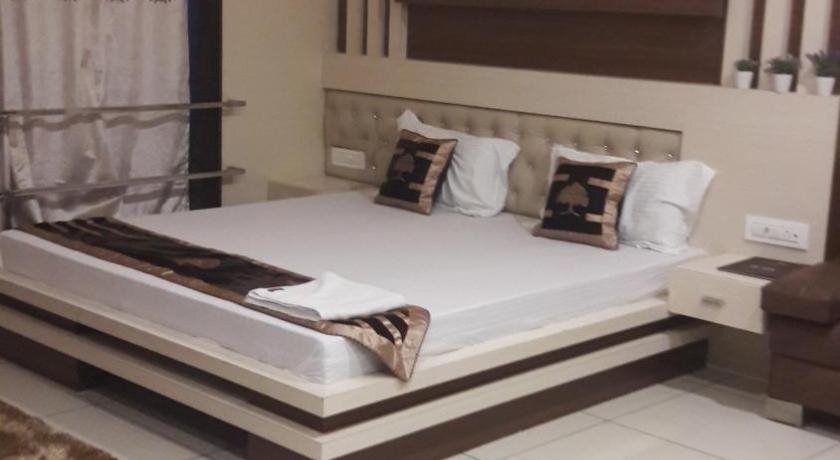 Крепость Jhansi: Hotel Sunrise