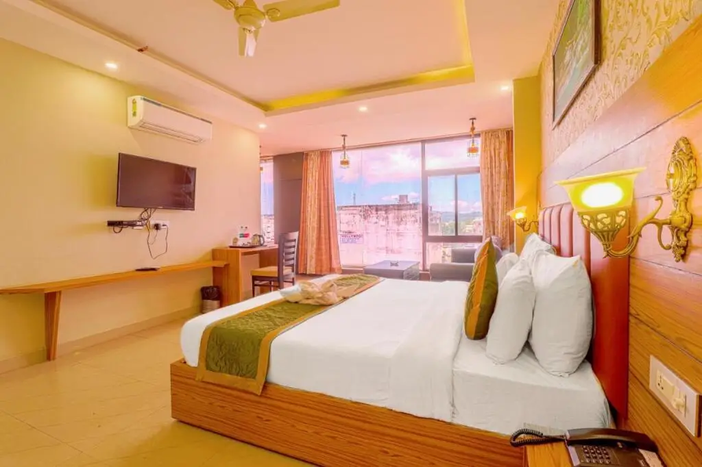 Дехрадун: The Glory Hotel