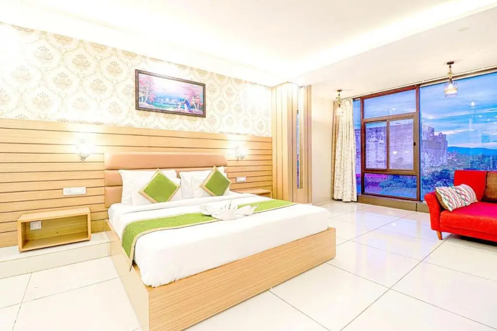 Дехрадун: The Glory Hotel