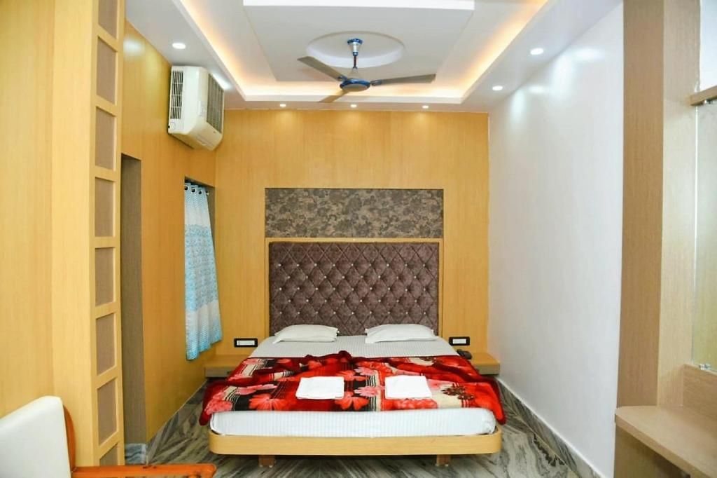 Деогхар: STAYMAKER Aditya Plaza