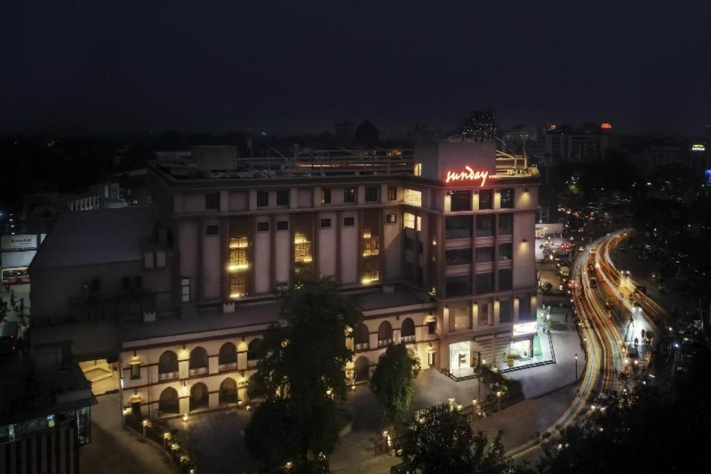 Sunday Hotel Vadodara — фото 1