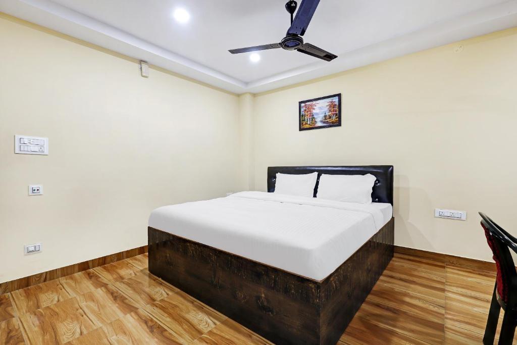 Гувахати: Capital O 86215 R R Homestay