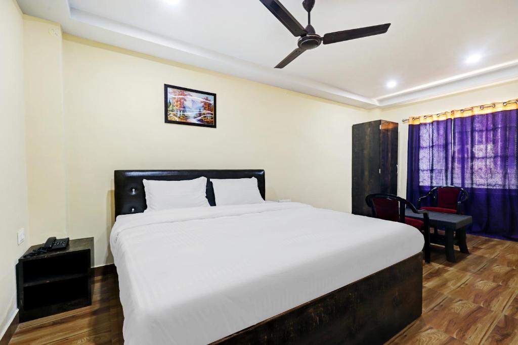 Гувахати: Capital O 86215 R R Homestay