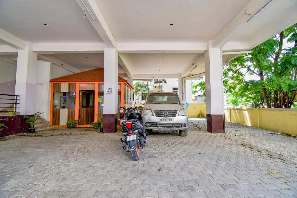Гувахати: FabHotel The Hotel Orchid