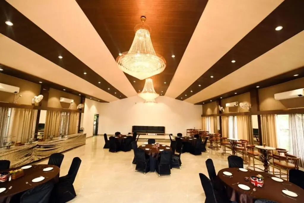 Бхопал: TGI Insignia Resort and Villas