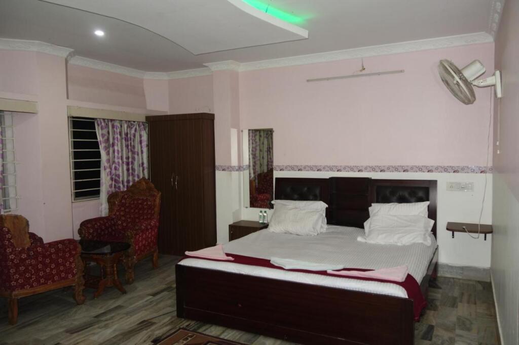 Hotel HCB (Hemo Chandra Bhawan) — фото 1