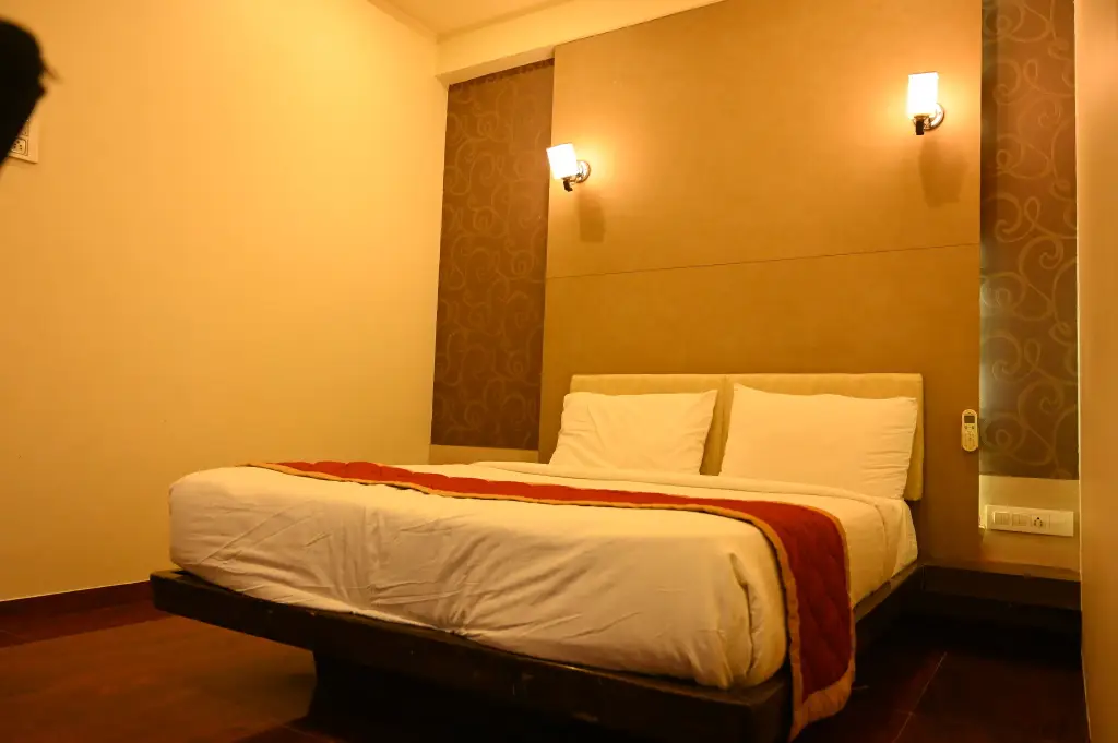 Солапур: Hotel Center Point