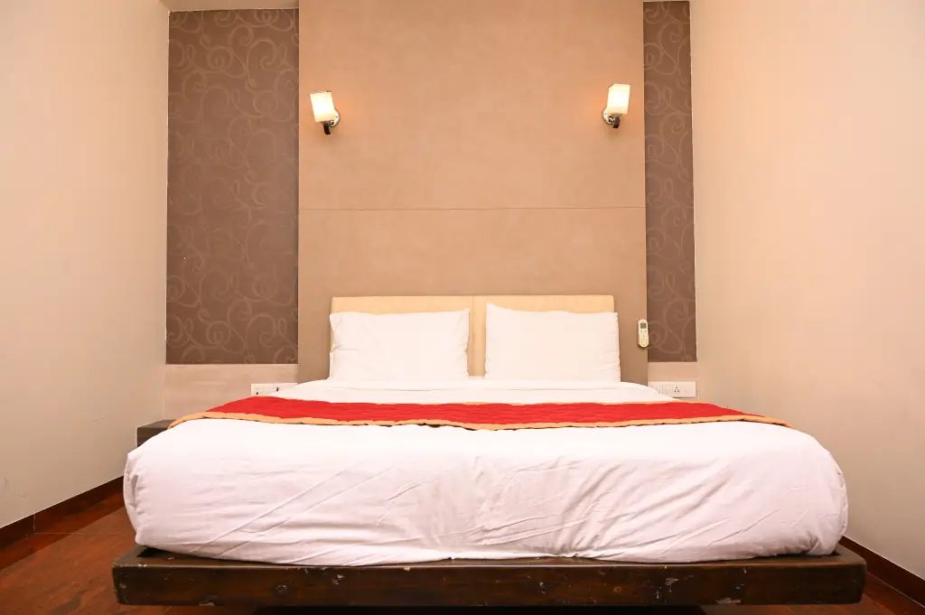 Солапур: Hotel Center Point