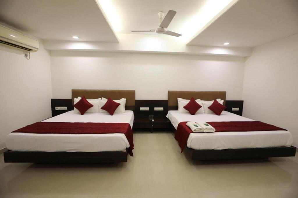 Бхопал: Hotel Shagun Rooms & Banquet, Surat