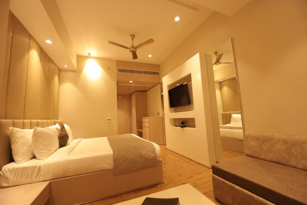 Канпур: Hotel Mvr Grand