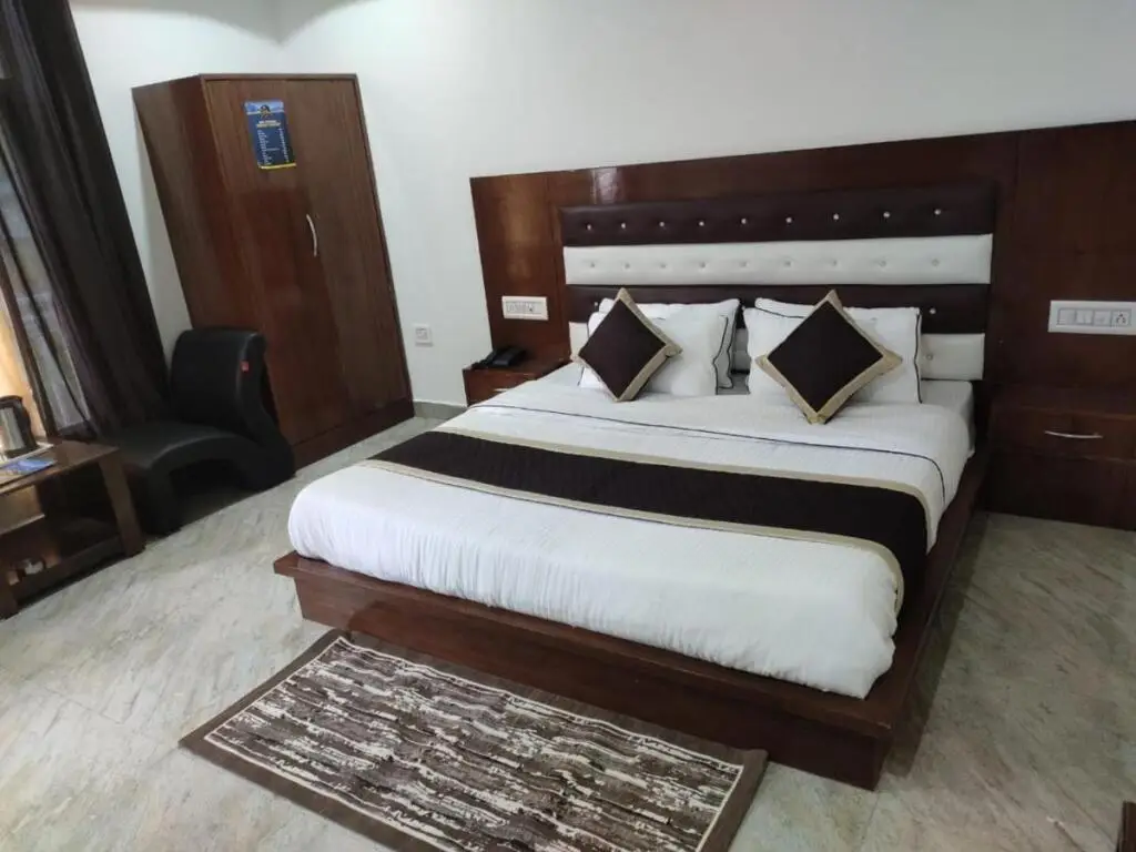 Касоль: Hotel vansh