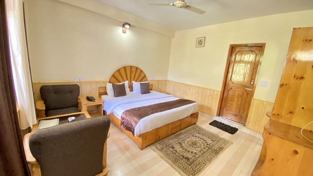 Касоль: Hotel Purnima River View