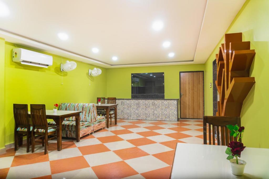 Бхопал: Geet Kavya Inn