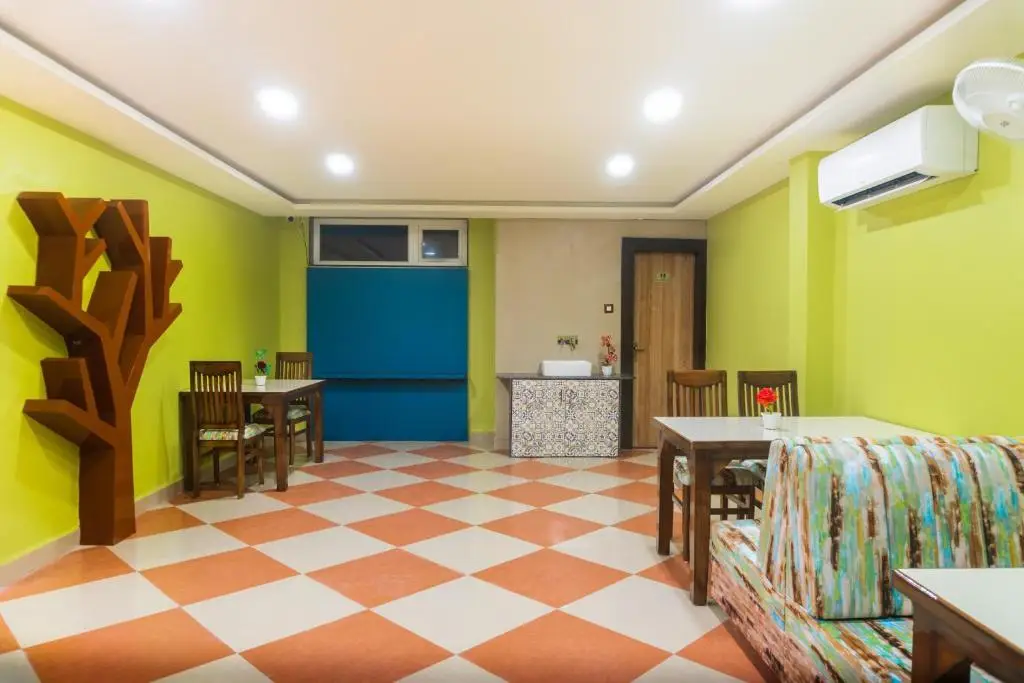 Бхопал: Geet Kavya Inn