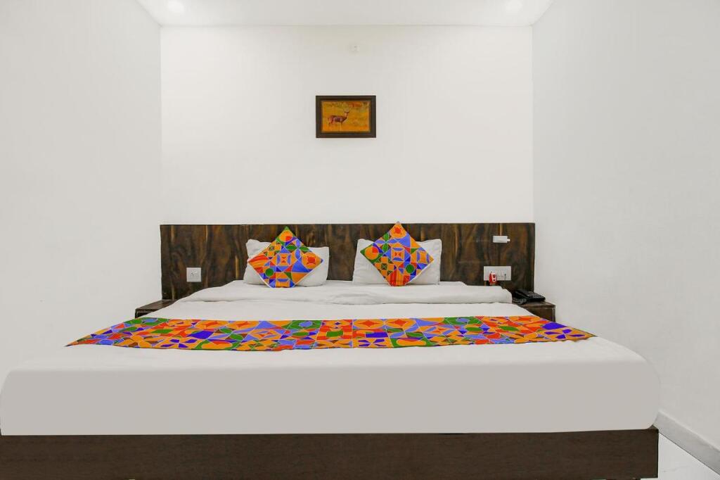 Бхопал: FabHotel HTC