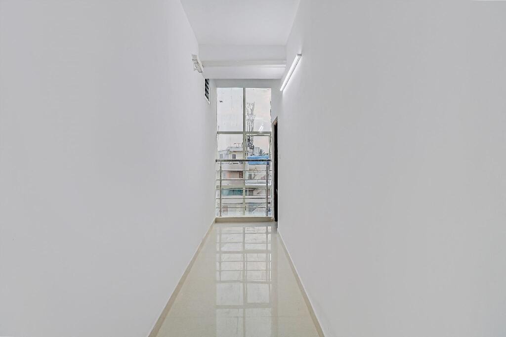 Бангалор: OYO 78917 Mandhara Suites