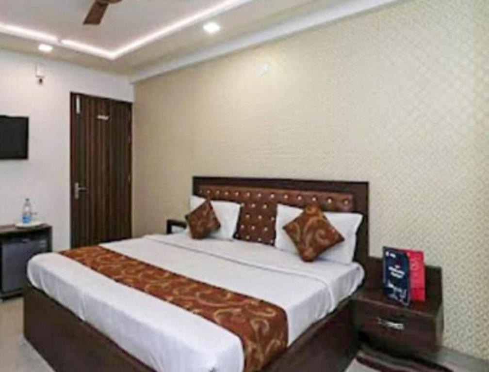 Фирозабад: Hotel C.P Residency By WB Inn