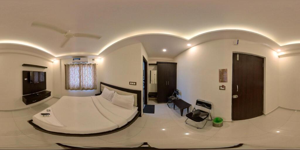 Regal Suites Business Class Hotel — фото 1