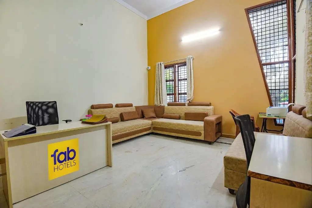 Бангалор: Fabexpress Ravikeerthis Service Apartment