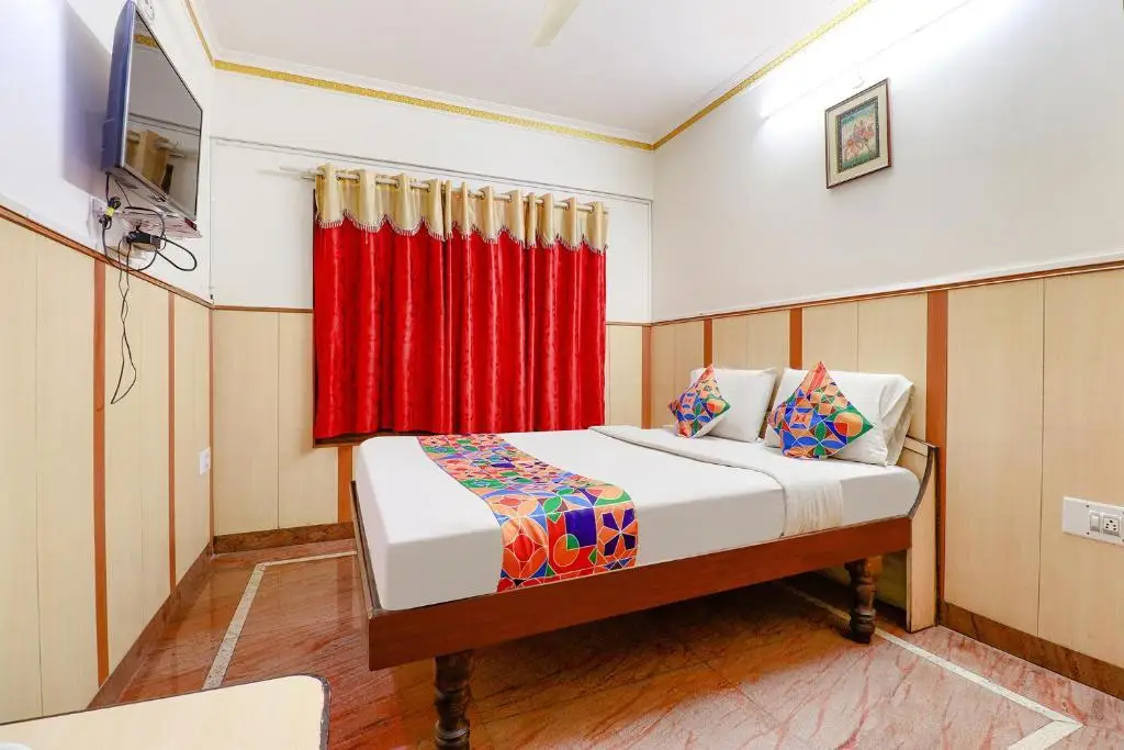 Бангалор: FabHotel Shivaals Residency