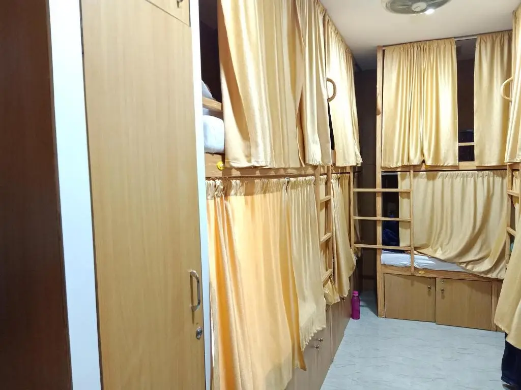 Мумбаи: Mabrook Dormitory