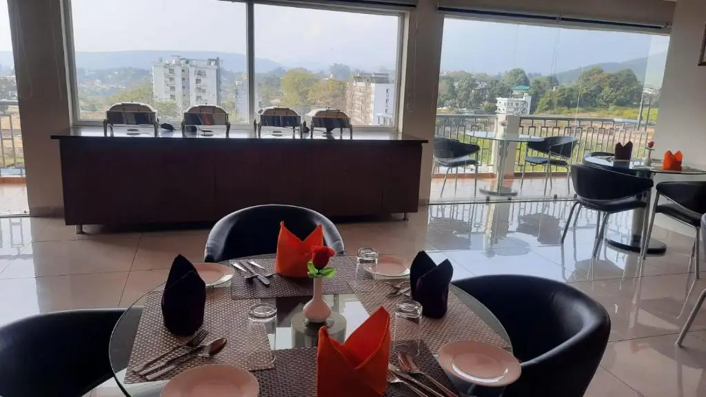 Дехрадун: LivBox Dehradun