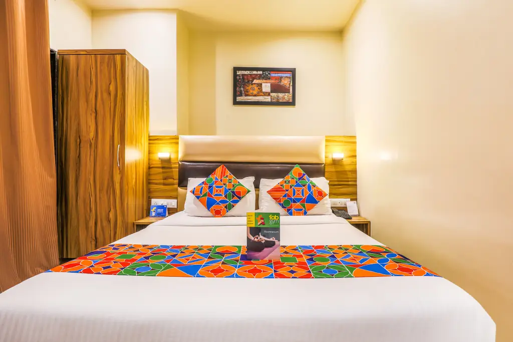 Мумбаи: FabExpress Liwa International Andheri East