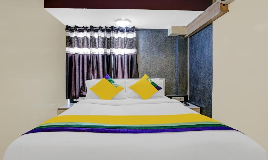 Мумбаи: Hotel Amber Corp Inn